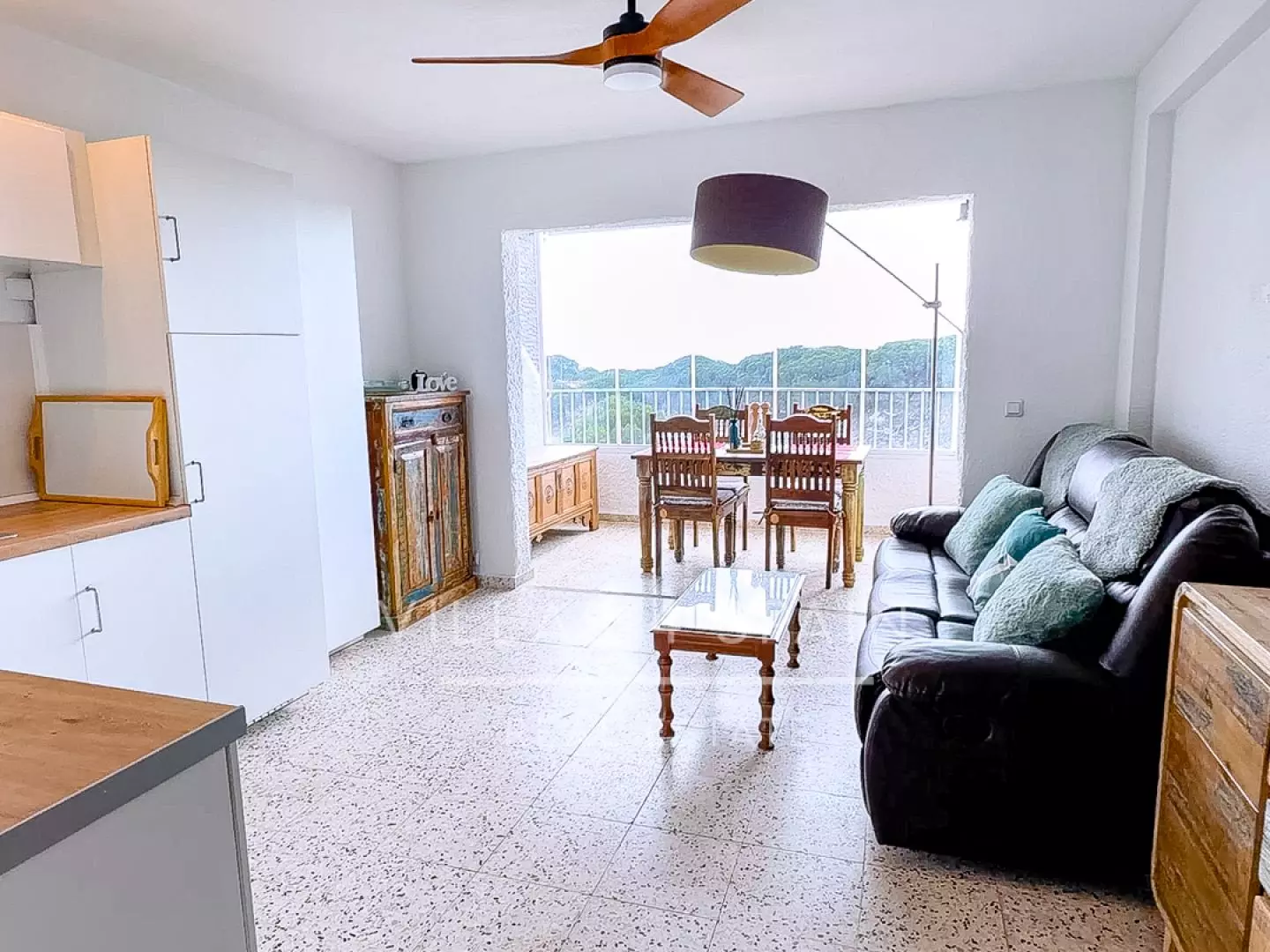 2 Bed 1 Bath apartment with sea views and beach access directly in front