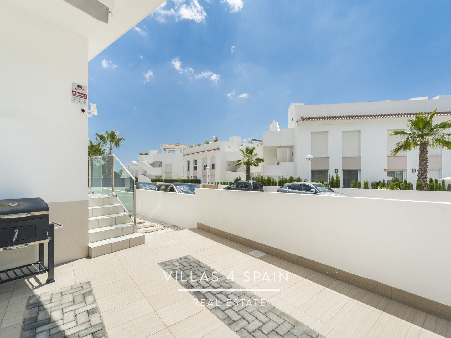 Resale - 4 bedroom 4 bathroom House with community pool in Ciudad Quesada - C. Islas Chafarinas - Alicante Resale - 4 bedroom 4 bathroom House with community pool in Ciudad Quesada - C. Islas Chafarinas - Alicante