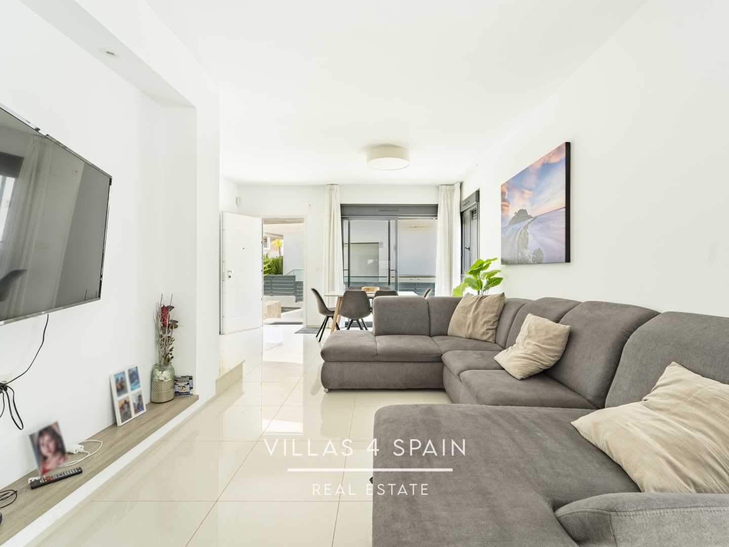 Resale - 4 bedroom 4 bathroom House with community pool in Ciudad Quesada - C. Islas Chafarinas - Alicante Resale - 4 bedroom 4 bathroom House with community pool in Ciudad Quesada - C. Islas Chafarinas - Alicante