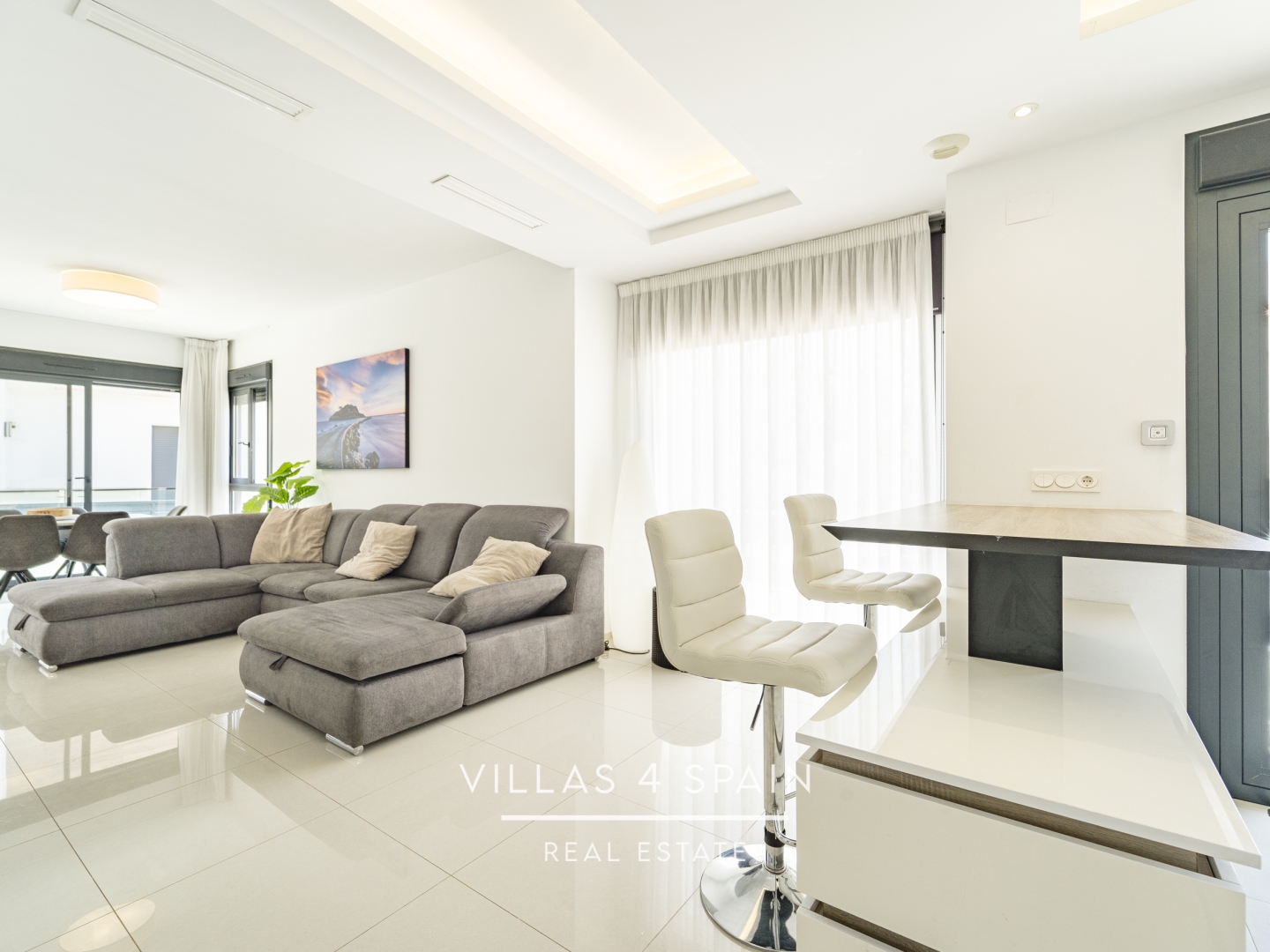 Resale - 4 bedroom 4 bathroom House with community pool in Ciudad Quesada - C. Islas Chafarinas - Alicante Resale - 4 bedroom 4 bathroom House with community pool in Ciudad Quesada - C. Islas Chafarinas - Alicante
