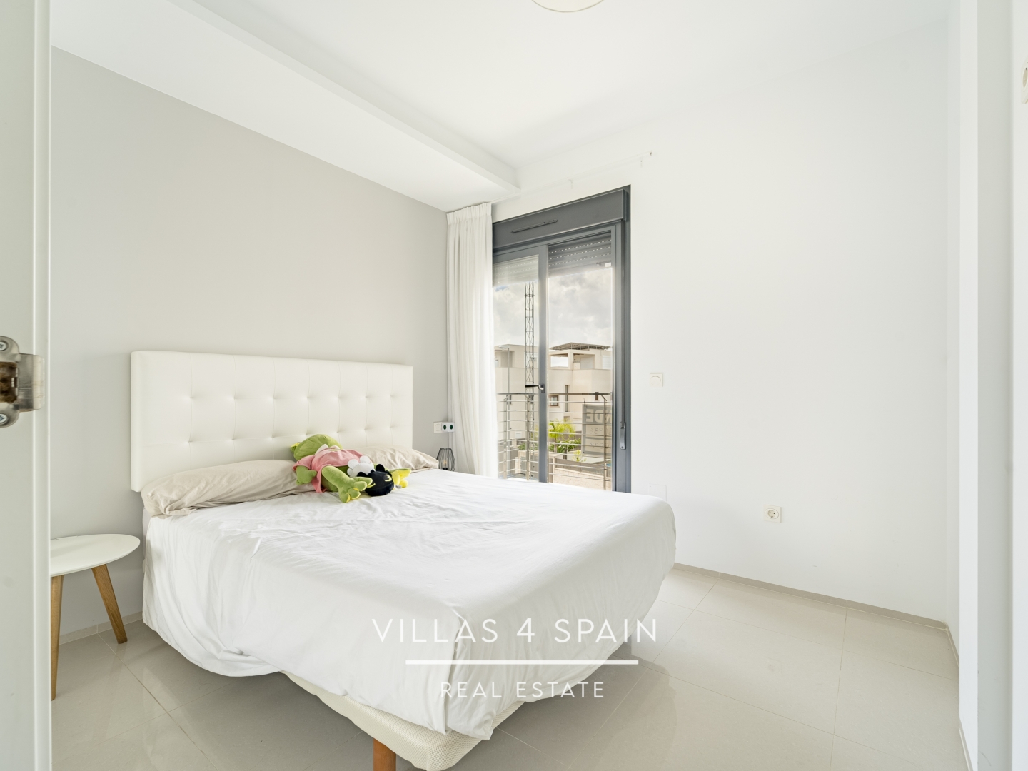 Resale - 4 bedroom 4 bathroom House with community pool in Ciudad Quesada - C. Islas Chafarinas - Alicante Resale - 4 bedroom 4 bathroom House with community pool in Ciudad Quesada - C. Islas Chafarinas - Alicante