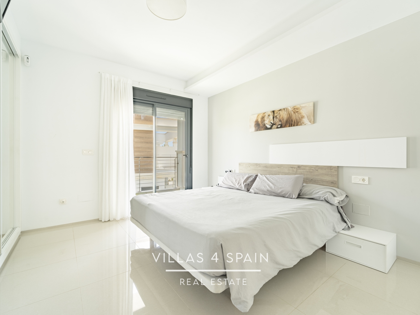 Resale - 4 bedroom 4 bathroom House with community pool in Ciudad Quesada - C. Islas Chafarinas - Alicante Resale - 4 bedroom 4 bathroom House with community pool in Ciudad Quesada - C. Islas Chafarinas - Alicante