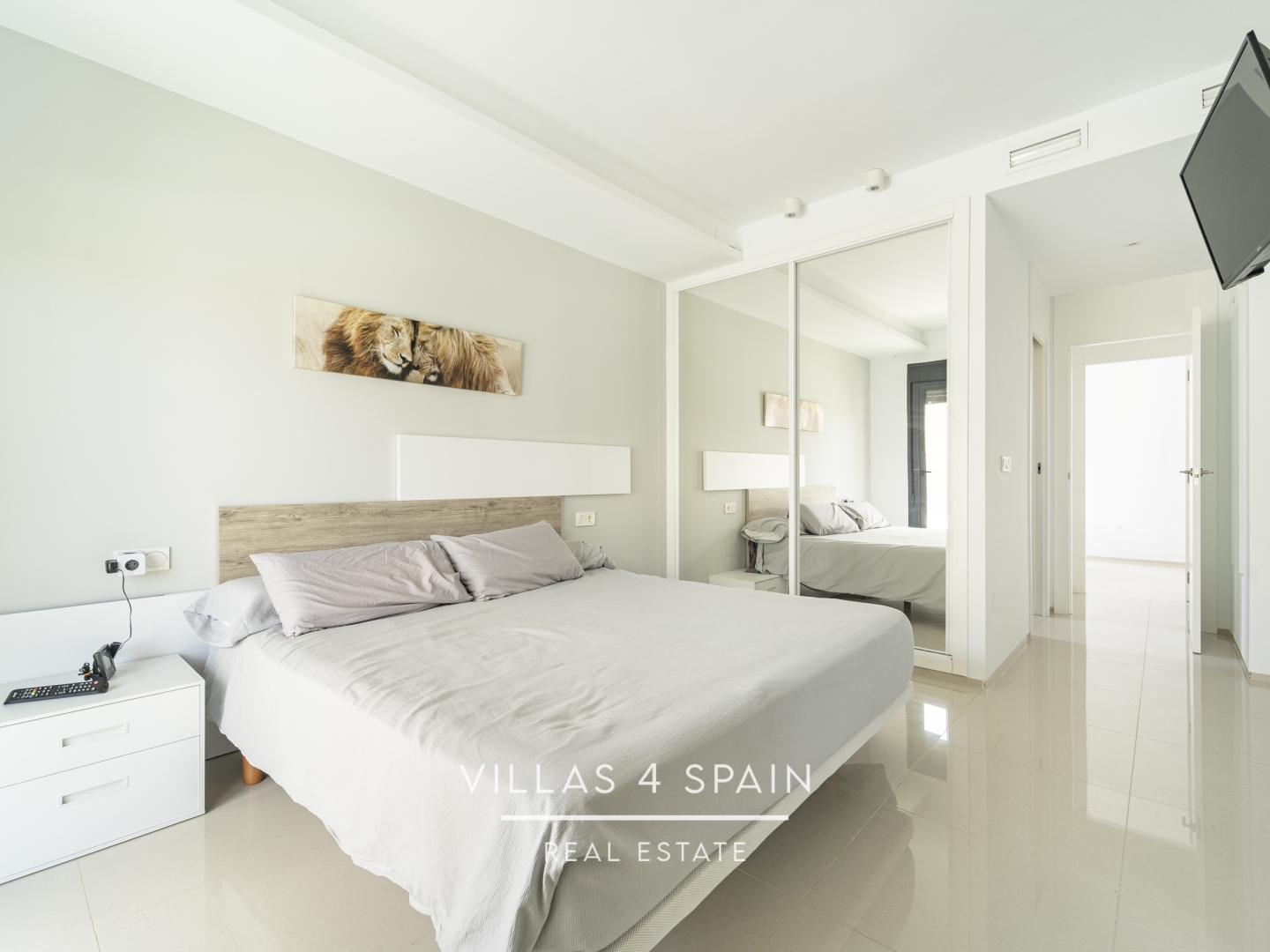 Resale - 4 bedroom 4 bathroom House with community pool in Ciudad Quesada - C. Islas Chafarinas - Alicante Resale - 4 bedroom 4 bathroom House with community pool in Ciudad Quesada - C. Islas Chafarinas - Alicante