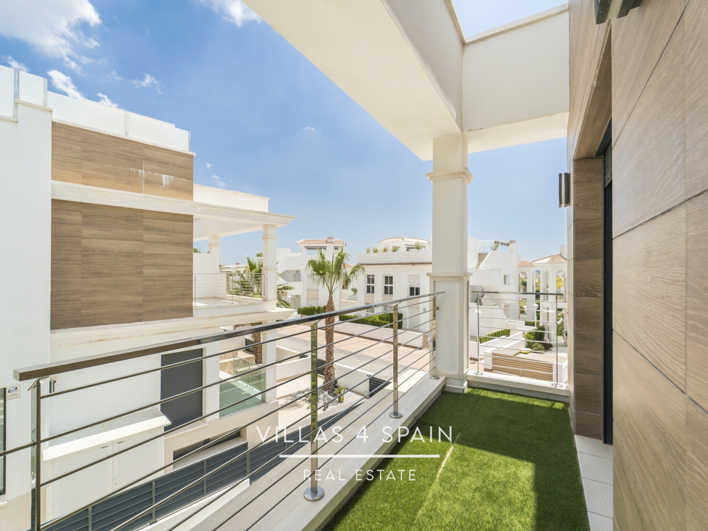 Resale - 4 bedroom 4 bathroom House with community pool in Ciudad Quesada - C. Islas Chafarinas - Alicante Resale - 4 bedroom 4 bathroom House with community pool in Ciudad Quesada - C. Islas Chafarinas - Alicante
