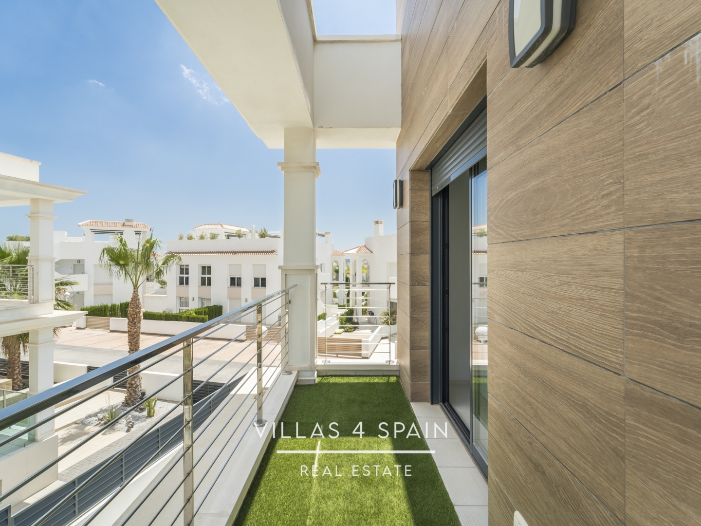 Resale - 4 bedroom 4 bathroom House with community pool in Ciudad Quesada - C. Islas Chafarinas - Alicante Resale - 4 bedroom 4 bathroom House with community pool in Ciudad Quesada - C. Islas Chafarinas - Alicante