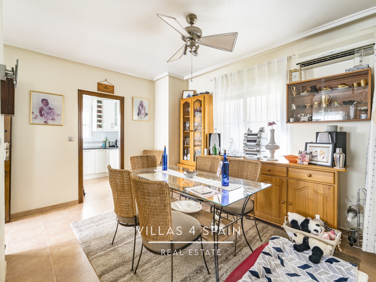 Resale - 3 bedroom 2 bathroom semi detached house for sale with parking and garden - avenida romero - Alicante Resale - 3 bedroom 2 bathroom semi detached house for sale with parking and garden - avenida romero - Alicante