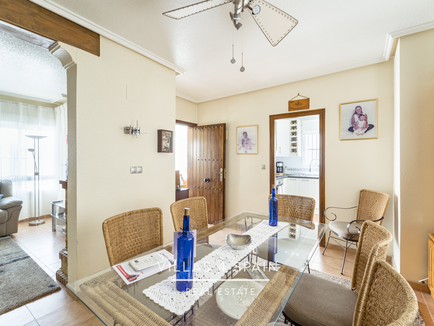 Resale - 3 bedroom 2 bathroom semi detached house for sale with parking and garden - avenida romero - Alicante Resale - 3 bedroom 2 bathroom semi detached house for sale with parking and garden - avenida romero - Alicante