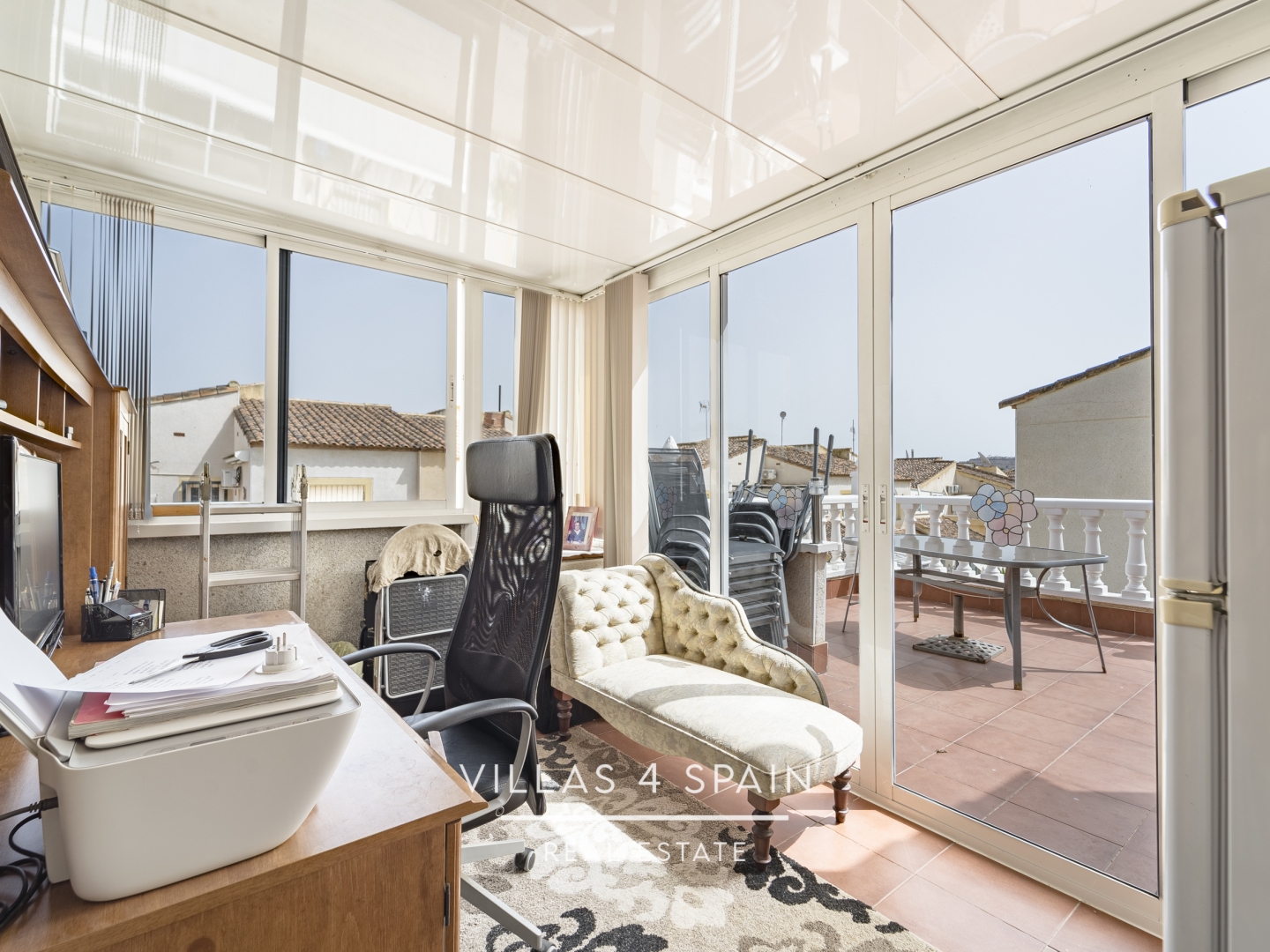 Resale - 3 bedroom 2 bathroom semi detached house for sale with parking and garden - avenida romero - Alicante Resale - 3 bedroom 2 bathroom semi detached house for sale with parking and garden - avenida romero - Alicante