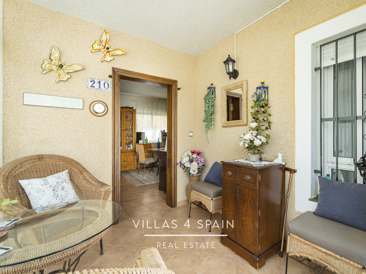 Resale - 3 bedroom 2 bathroom semi detached house for sale with parking and garden - avenida romero - Alicante Resale - 3 bedroom 2 bathroom semi detached house for sale with parking and garden - avenida romero - Alicante