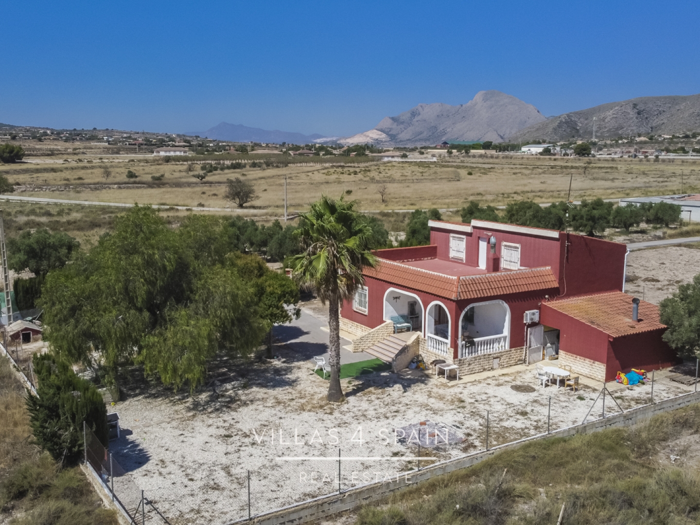 4 bedroom Villa with large plot in Hondon de los Frailes 