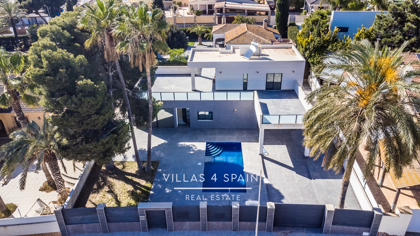 Luxury Villa in Campoamor