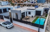 V4S2396, 4 bedroom 3 bathroom modern villa with private pool and parking 