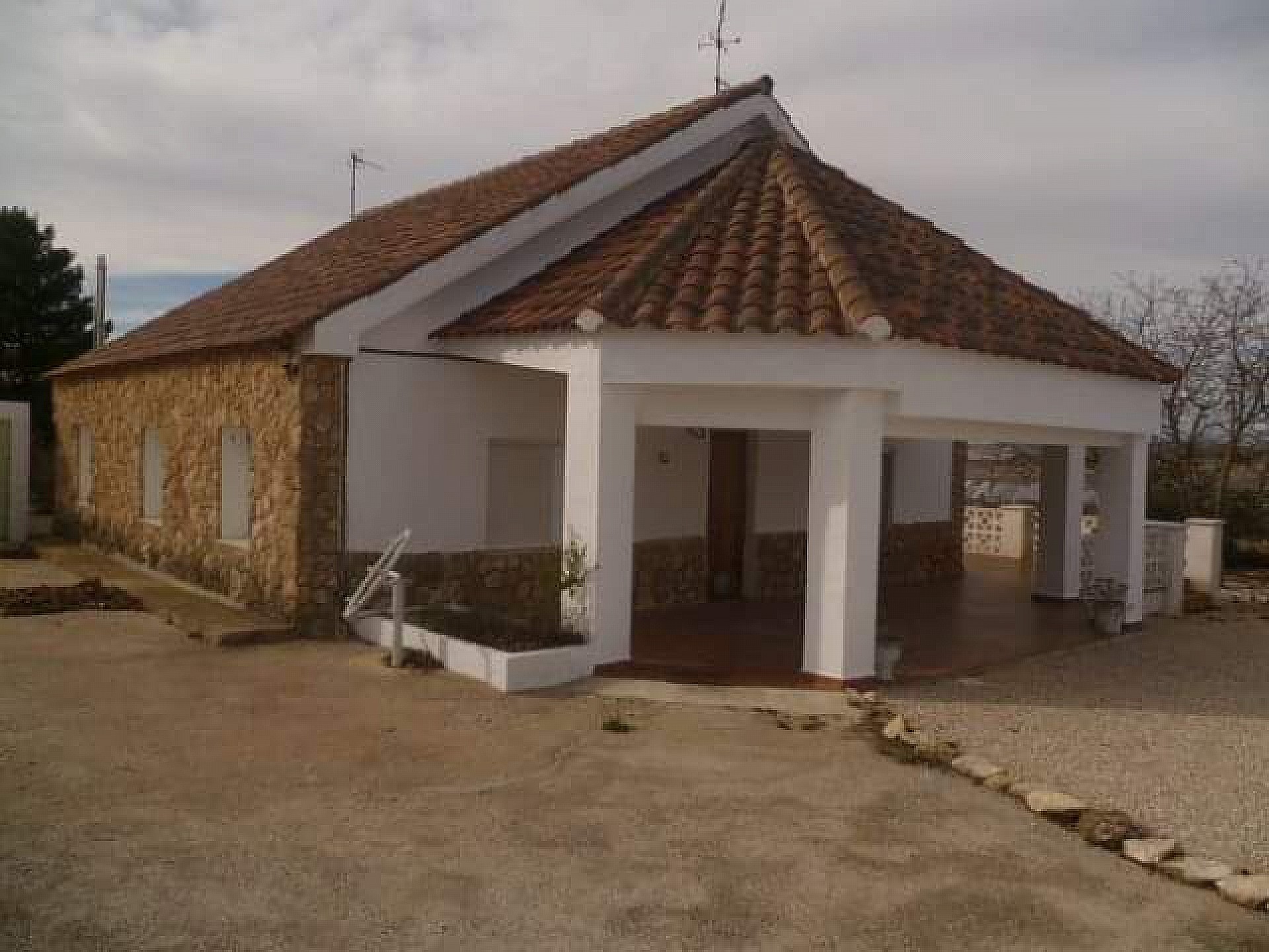 Sold - 4 Bedroom 1 Bathroom Villa in Yecla - - Murcia Sold - 4 Bedroom 1 Bathroom Villa in Yecla - - Murcia