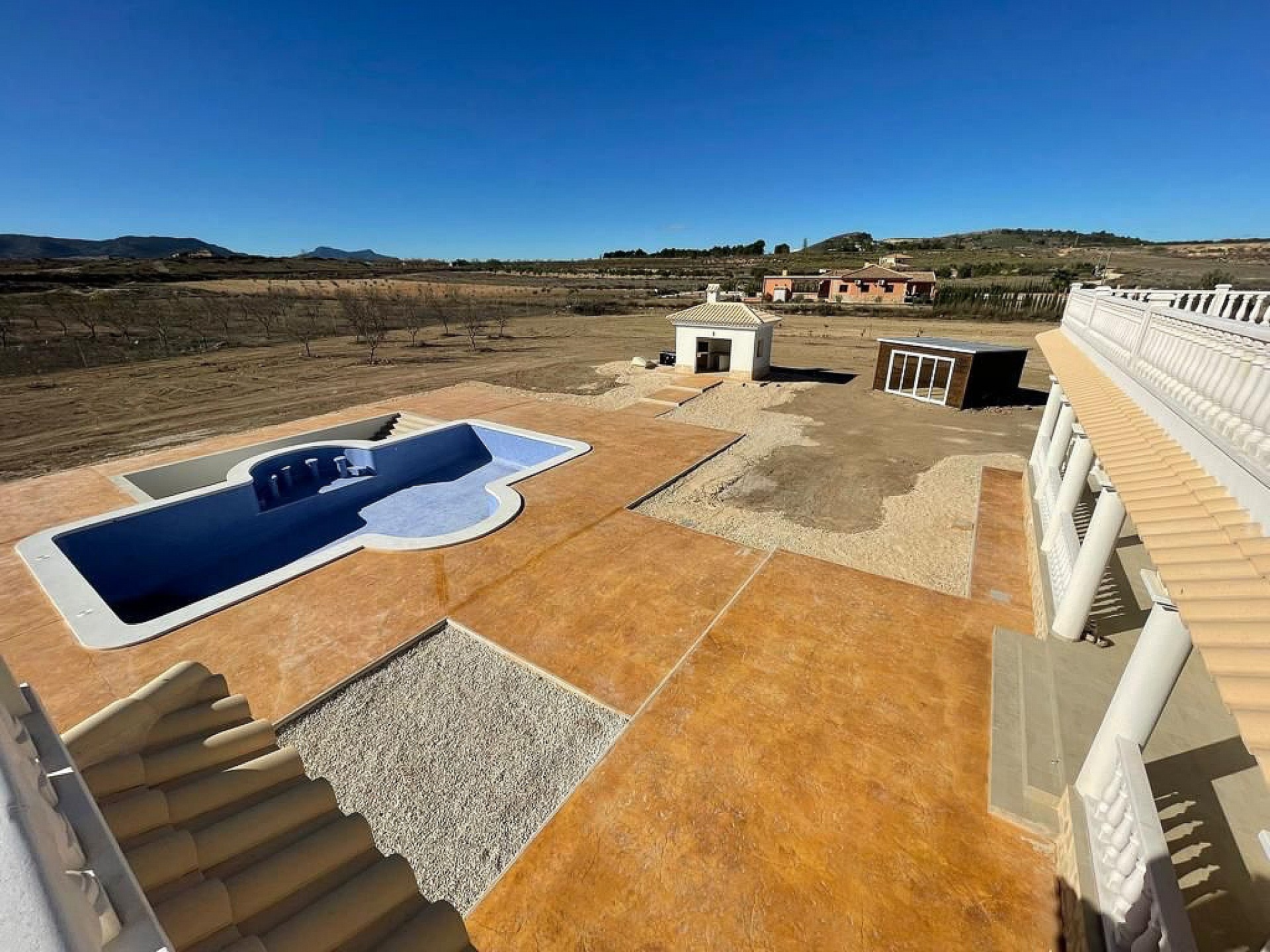 Resale - 6 Bedroom 4 Bathroom Villa in Pinoso - - Alicante Resale - 6 Bedroom 4 Bathroom Villa in Pinoso - - Alicante
