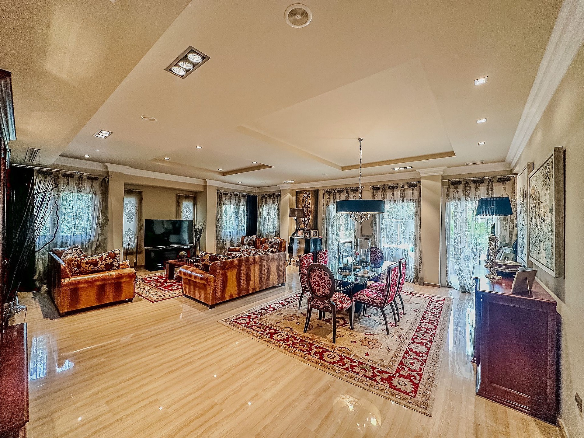 Resale - 5 Bedroom 5 Bathroom Villa in Elda - - Alicante Resale - 5 Bedroom 5 Bathroom Villa in Elda - - Alicante