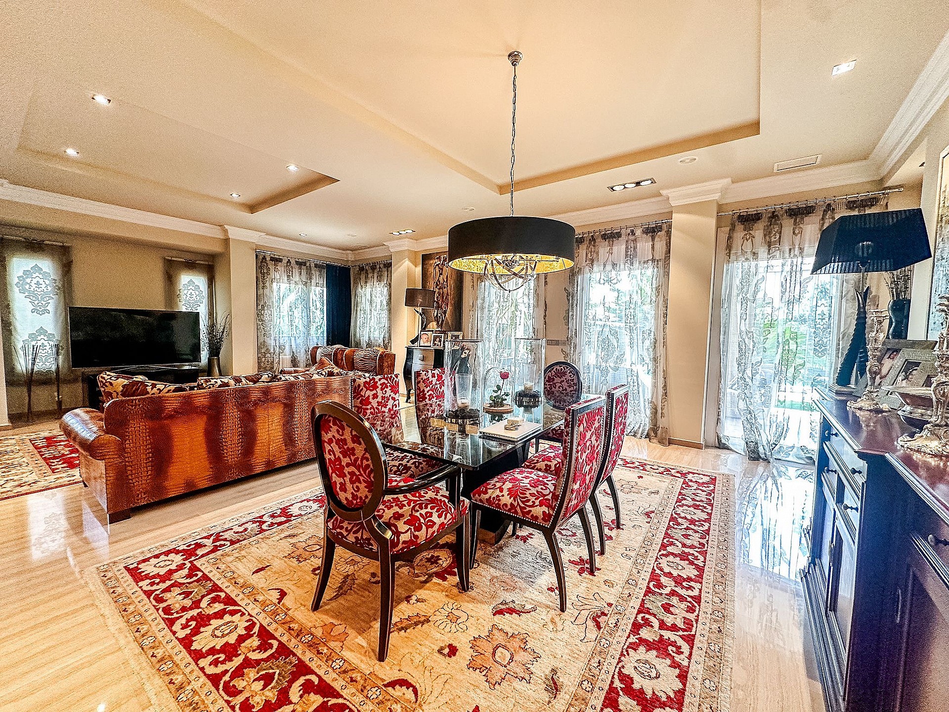 Resale - 5 Bedroom 5 Bathroom Villa in Elda - - Alicante Resale - 5 Bedroom 5 Bathroom Villa in Elda - - Alicante