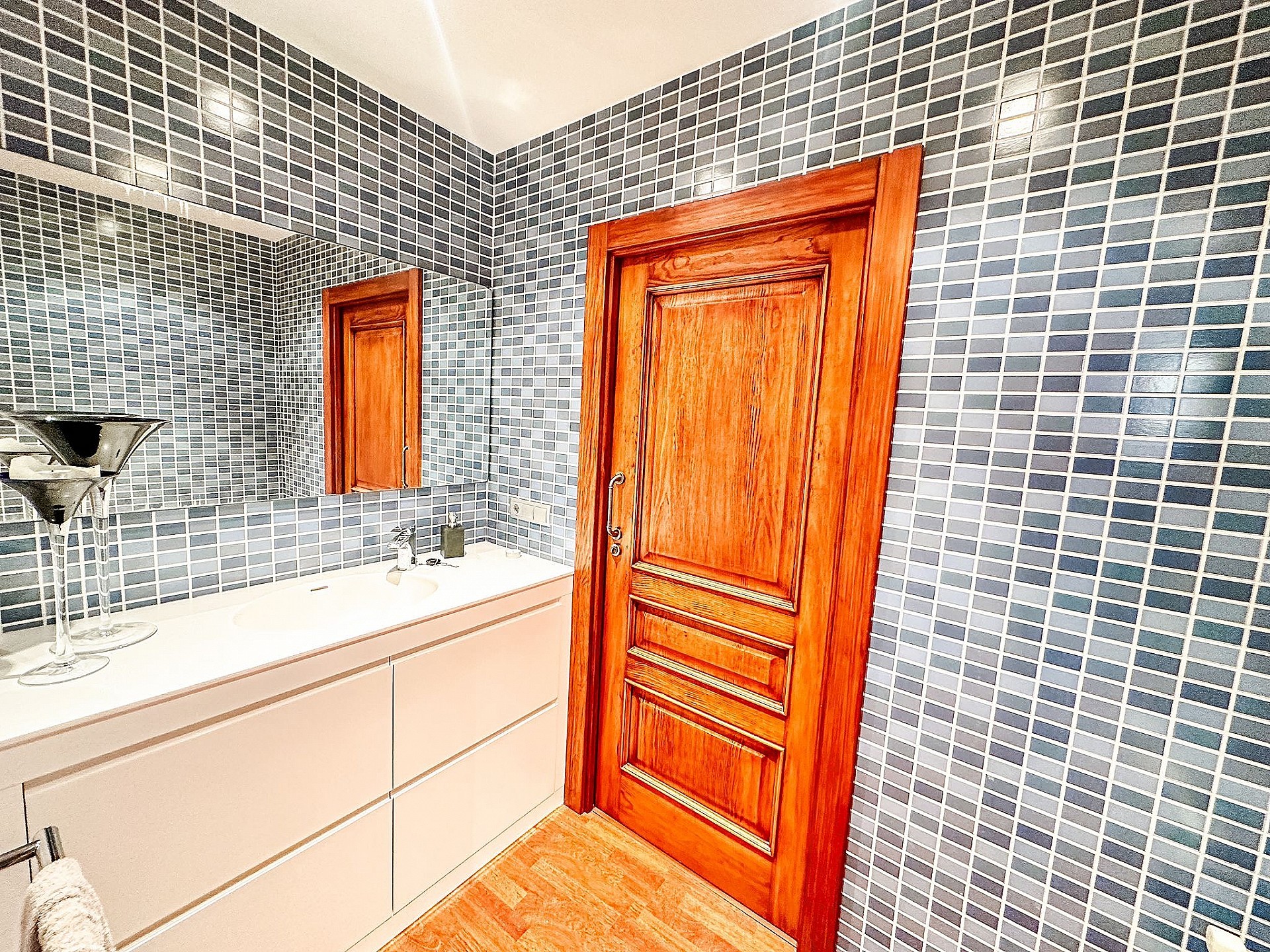 Resale - 5 Bedroom 5 Bathroom Villa in Elda - - Alicante Resale - 5 Bedroom 5 Bathroom Villa in Elda - - Alicante