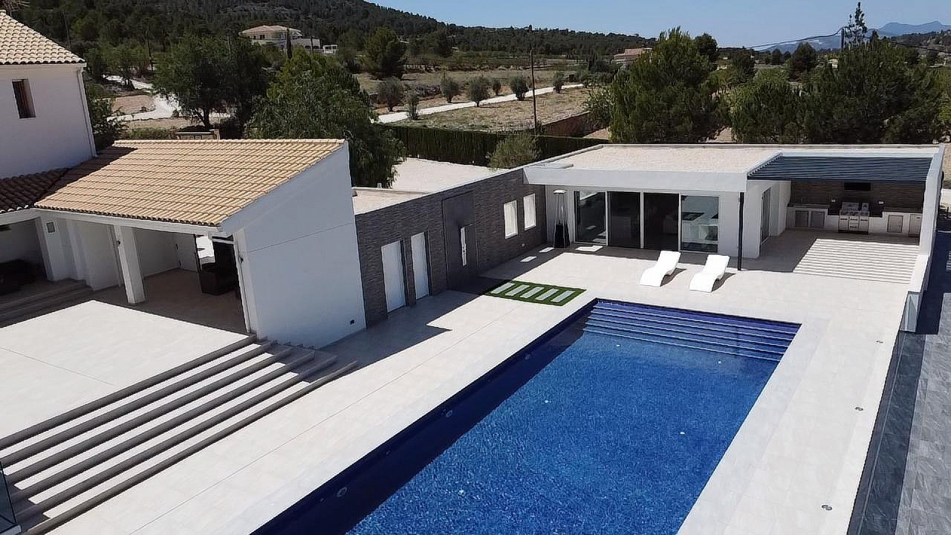 Sold - 5 Bedroom 6 Bathroom Villa in Pinoso - - Alicante Sold - 5 Bedroom 6 Bathroom Villa in Pinoso - - Alicante