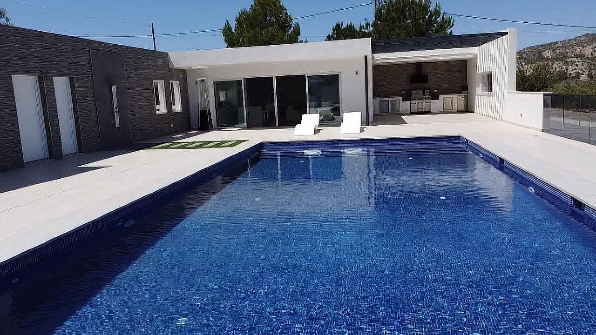 Sold - 5 Bedroom 6 Bathroom Villa in Pinoso - - Alicante Sold - 5 Bedroom 6 Bathroom Villa in Pinoso - - Alicante