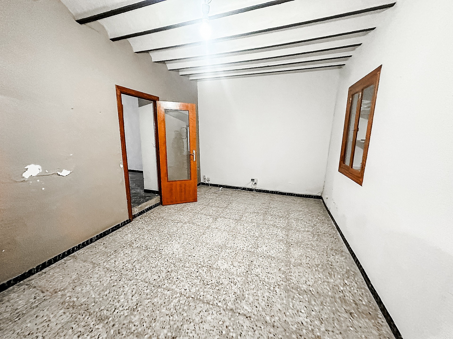 Resale - 5 Bedroom 2 Bathroom Townhouse in Pinoso - - Alicante Resale - 5 Bedroom 2 Bathroom Townhouse in Pinoso - - Alicante