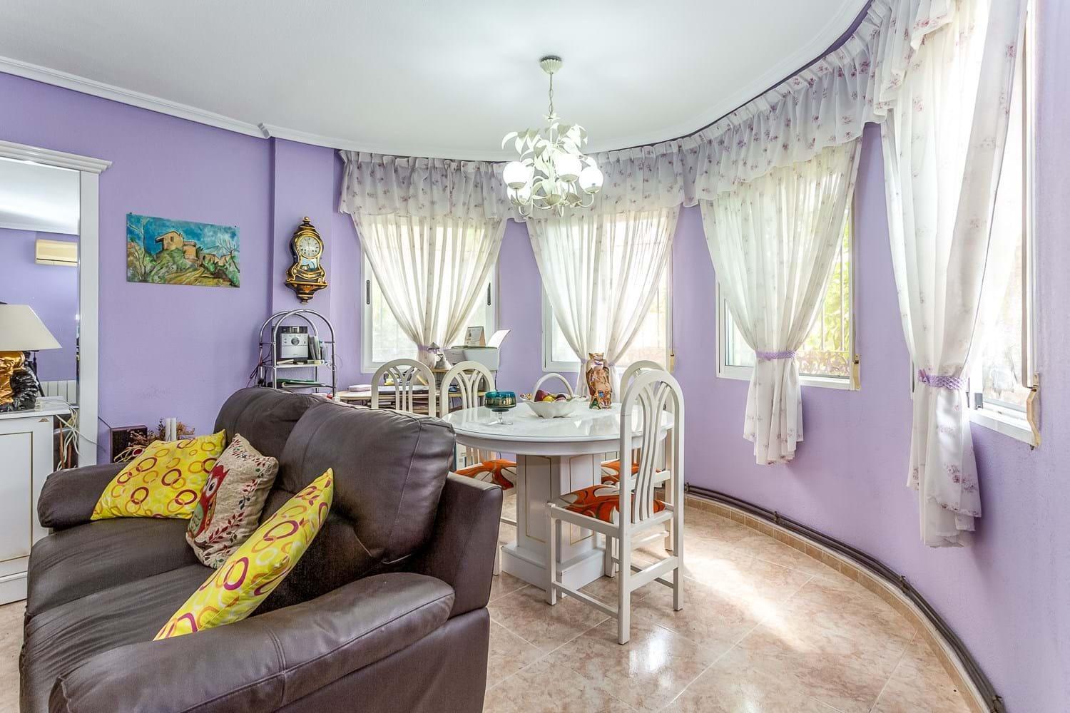 Resale - 3 Bedroom 2 Bathroom Chalet in Orihuela Costa - La Zenia- Orihuela costa - Alicante Resale - 3 Bedroom 2 Bathroom Chalet in Orihuela Costa - La Zenia- Orihuela costa - Alicante