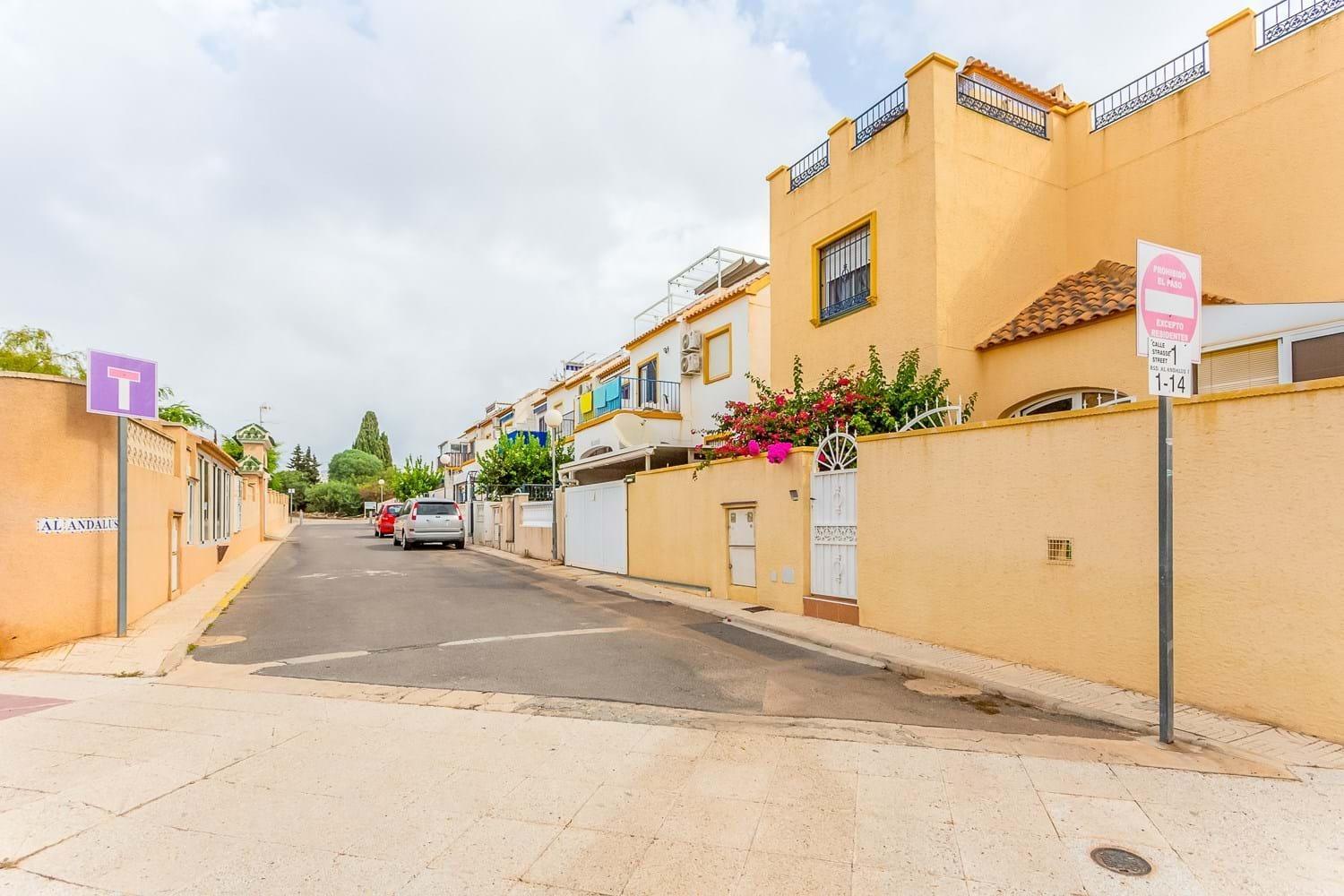 Resale - 3 Bedroom 2 Bathroom Chalet in Orihuela Costa - La Zenia- Orihuela costa - Alicante Resale - 3 Bedroom 2 Bathroom Chalet in Orihuela Costa - La Zenia- Orihuela costa - Alicante