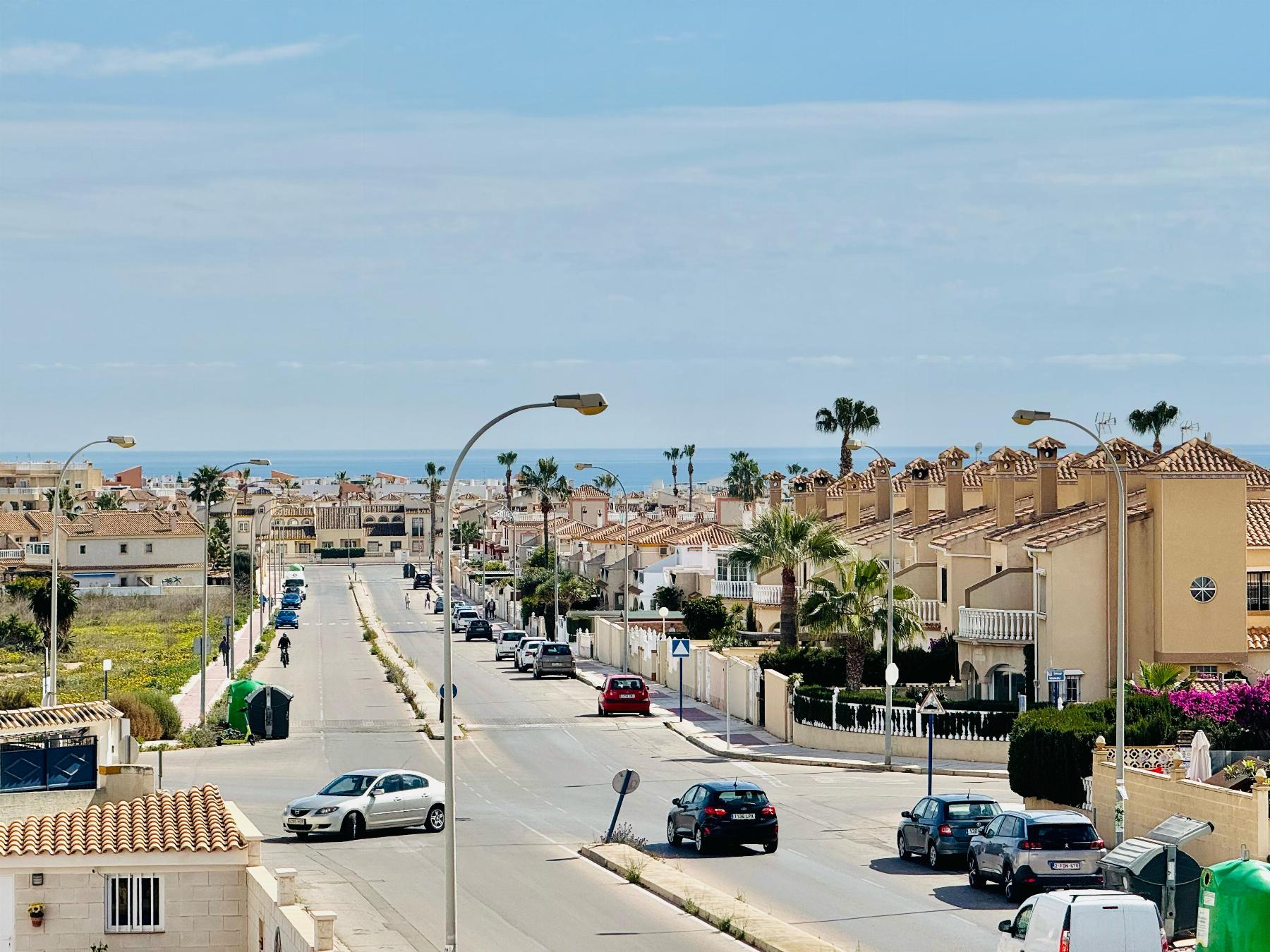 Resale - 3 Bedroom 2 Bathroom Chalet in Orihuela Costa - La Zenia- Orihuela costa - Alicante Resale - 3 Bedroom 2 Bathroom Chalet in Orihuela Costa - La Zenia- Orihuela costa - Alicante