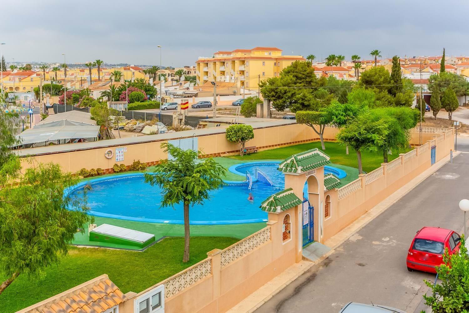 Resale - 3 Bedroom 2 Bathroom Chalet in Orihuela Costa - La Zenia- Orihuela costa - Alicante Resale - 3 Bedroom 2 Bathroom Chalet in Orihuela Costa - La Zenia- Orihuela costa - Alicante