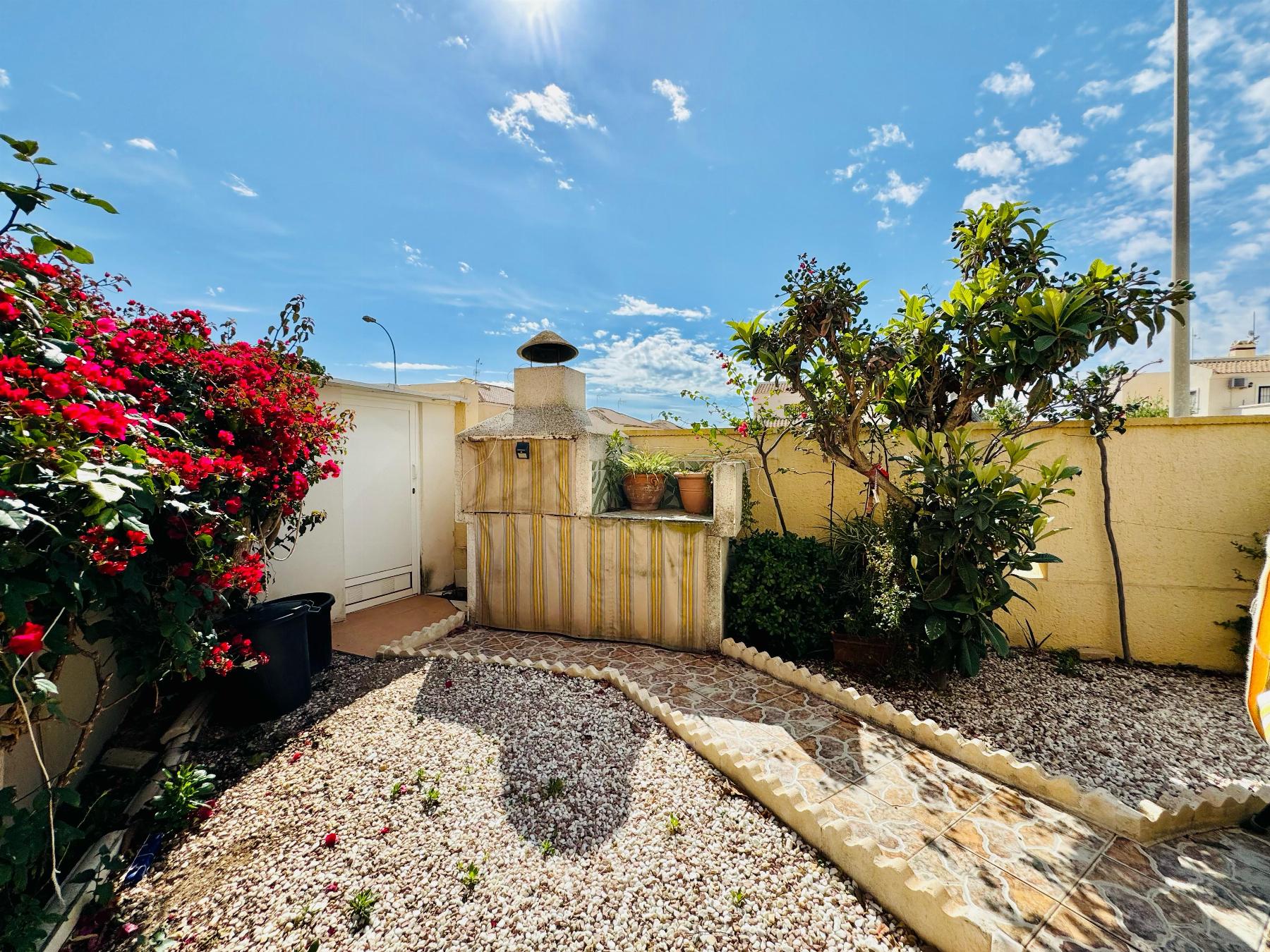 Resale - 3 Bedroom 2 Bathroom Chalet in Orihuela Costa - La Zenia- Orihuela costa - Alicante Resale - 3 Bedroom 2 Bathroom Chalet in Orihuela Costa - La Zenia- Orihuela costa - Alicante