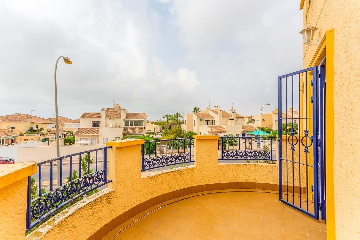 Resale - 3 Bedroom 2 Bathroom Chalet in Orihuela Costa - La Zenia- Orihuela costa - Alicante Resale - 3 Bedroom 2 Bathroom Chalet in Orihuela Costa - La Zenia- Orihuela costa - Alicante
