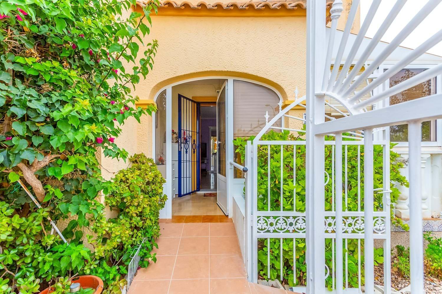 Resale - 3 Bedroom 2 Bathroom Chalet in Orihuela Costa - La Zenia- Orihuela costa - Alicante Resale - 3 Bedroom 2 Bathroom Chalet in Orihuela Costa - La Zenia- Orihuela costa - Alicante