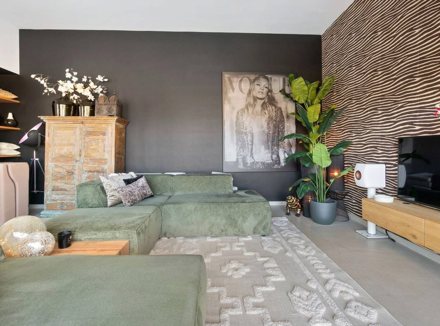 Resale - 4 bed 3 bath villa with private pool and garage in ciudad quesada - - Resale - 4 bed 3 bath villa with private pool and garage in ciudad quesada - -