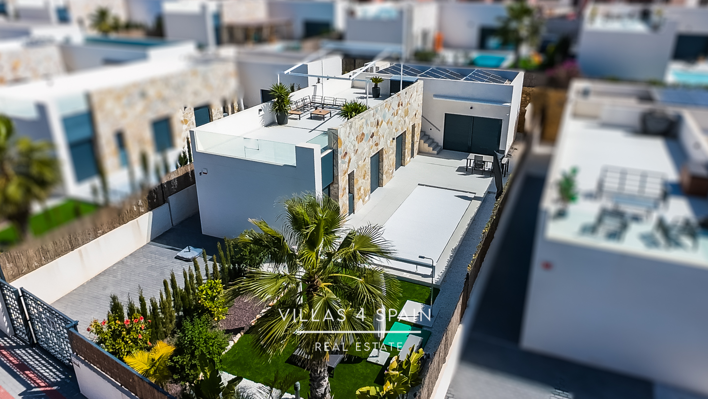 Resale - 3 Bed 2 Bath Villa with Private Pool and Parking in Algorfa - La finca golf Polígono Sector III-Campo de Go - Alicante Resale - 3 Bed 2 Bath Villa with Private Pool and Parking in Algorfa - La finca golf Polígono Sector III-Campo de Go - Alicante