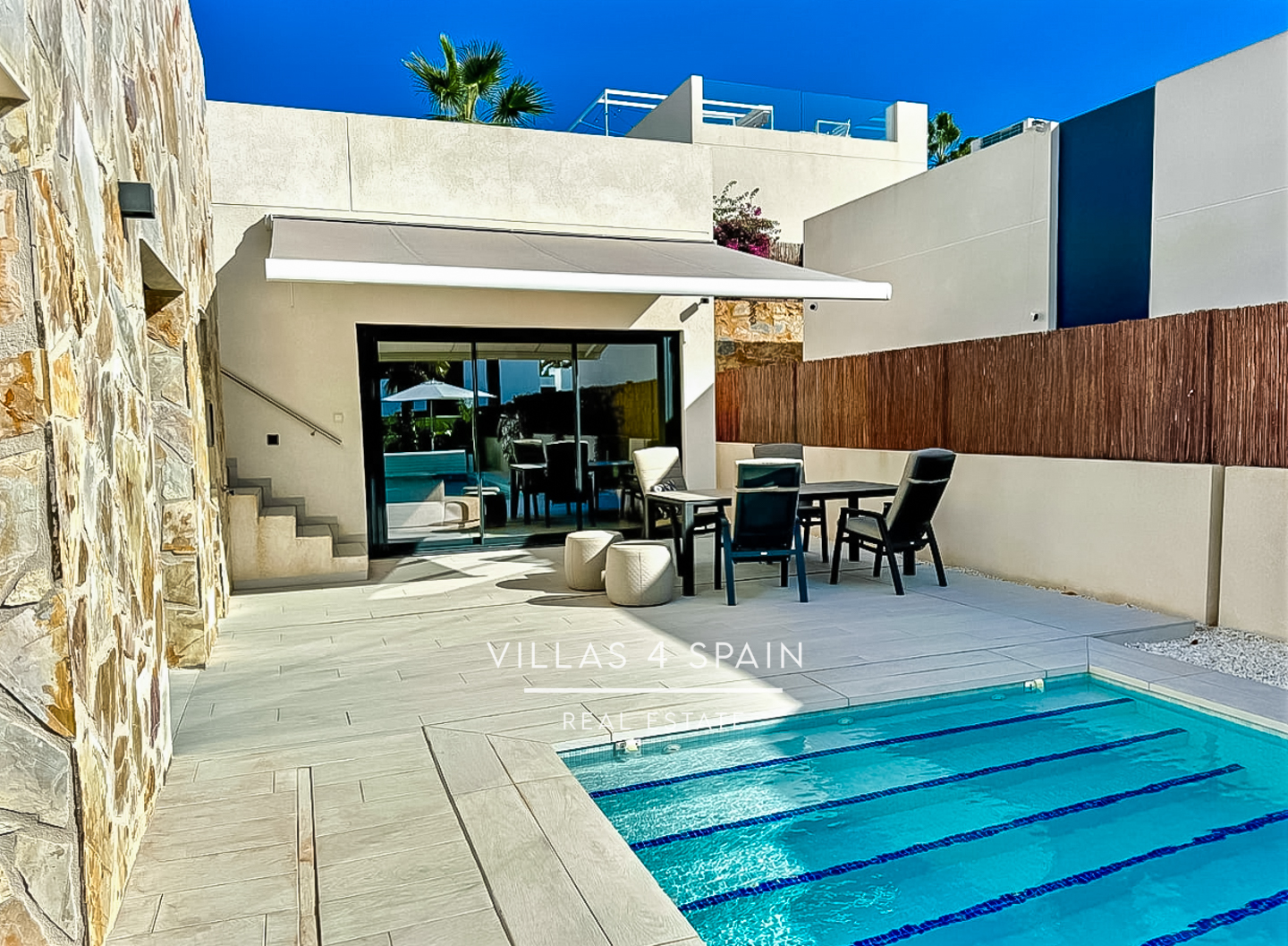 Resale - 3 Bed 2 Bath Villa with Private Pool and Parking in Algorfa - La finca golf Polígono Sector III-Campo de Go - Alicante Resale - 3 Bed 2 Bath Villa with Private Pool and Parking in Algorfa - La finca golf Polígono Sector III-Campo de Go - Alicante