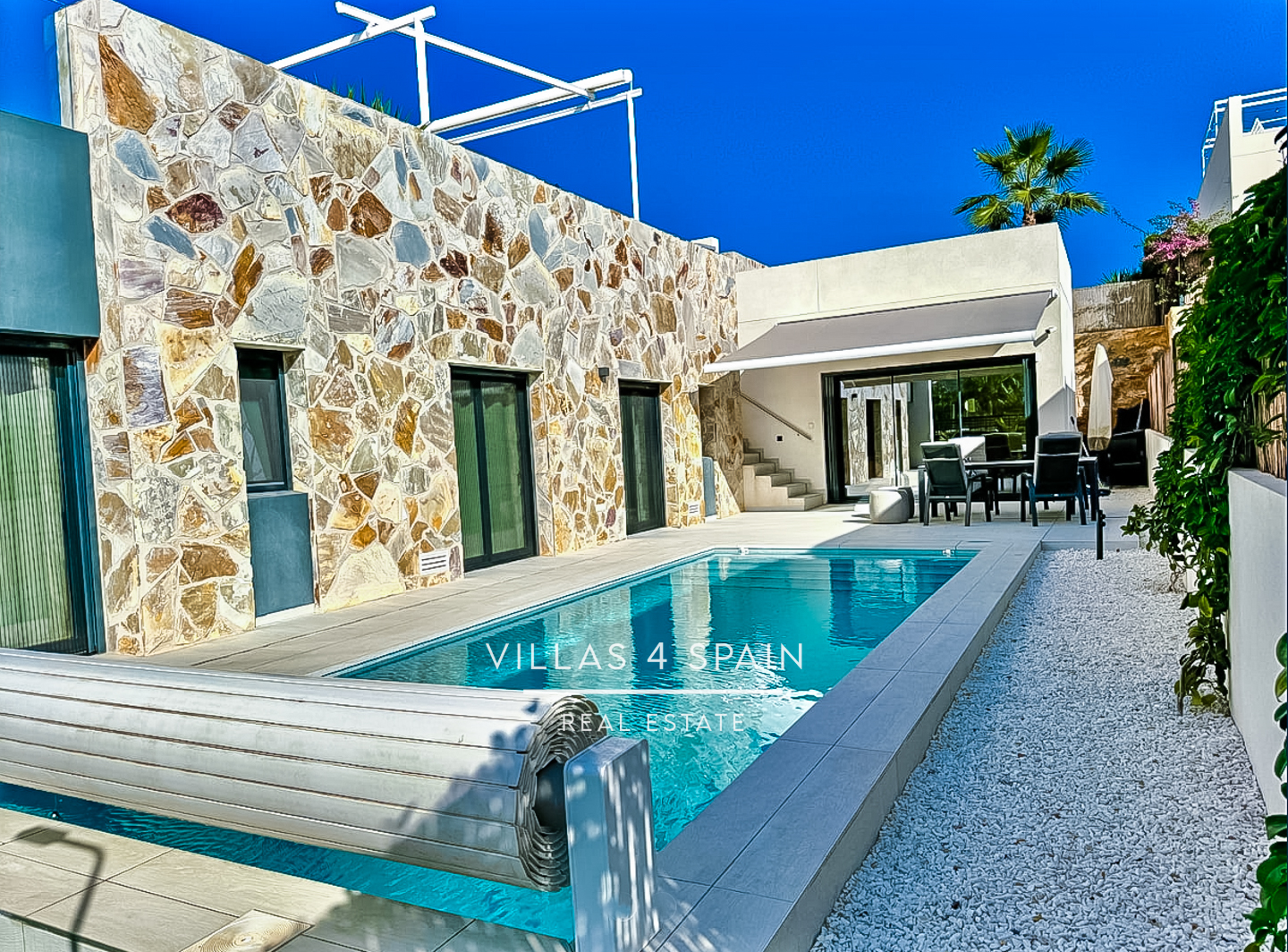 Resale - 3 Bed 2 Bath Villa with Private Pool and Parking in Algorfa - La finca golf Polígono Sector III-Campo de Go - Alicante Resale - 3 Bed 2 Bath Villa with Private Pool and Parking in Algorfa - La finca golf Polígono Sector III-Campo de Go - Alicante