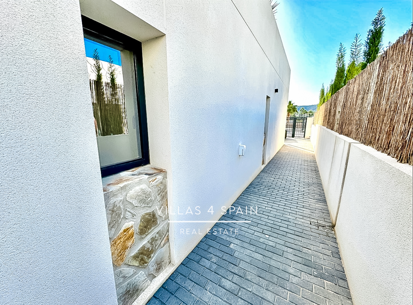 Resale - 3 Bed 2 Bath Villa with Private Pool and Parking in Algorfa - La finca golf Polígono Sector III-Campo de Go - Alicante Resale - 3 Bed 2 Bath Villa with Private Pool and Parking in Algorfa - La finca golf Polígono Sector III-Campo de Go - Alicante
