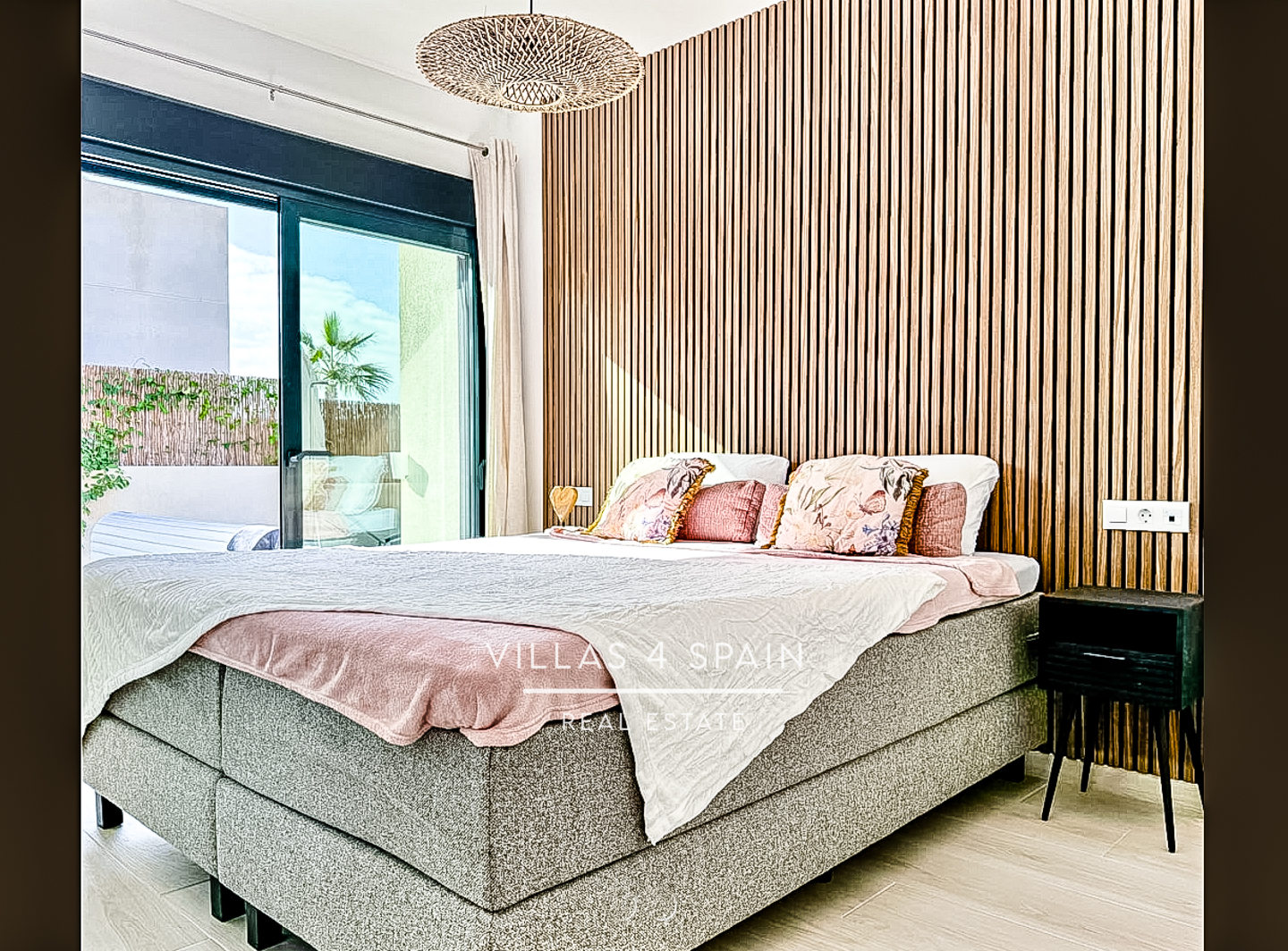 Resale - 3 Bed 2 Bath Villa with Private Pool and Parking in Algorfa - La finca golf Polígono Sector III-Campo de Go - Alicante Resale - 3 Bed 2 Bath Villa with Private Pool and Parking in Algorfa - La finca golf Polígono Sector III-Campo de Go - Alicante