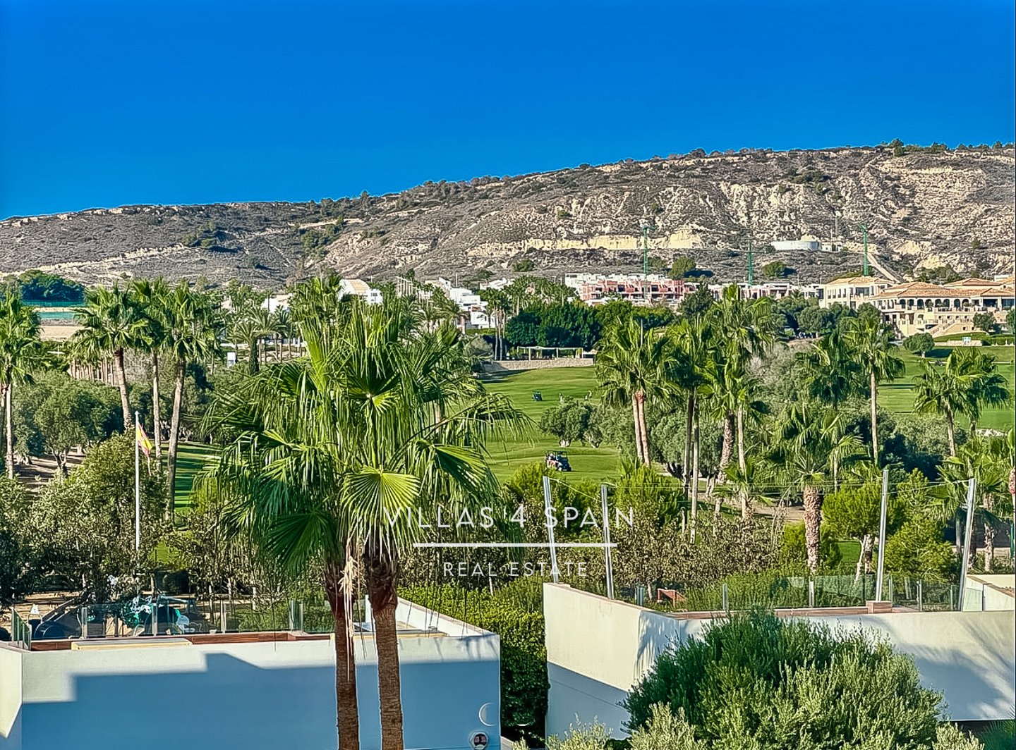 Resale - 3 Bed 2 Bath Villa with Private Pool and Parking in Algorfa - La finca golf Polígono Sector III-Campo de Go - Alicante Resale - 3 Bed 2 Bath Villa with Private Pool and Parking in Algorfa - La finca golf Polígono Sector III-Campo de Go - Alicante
