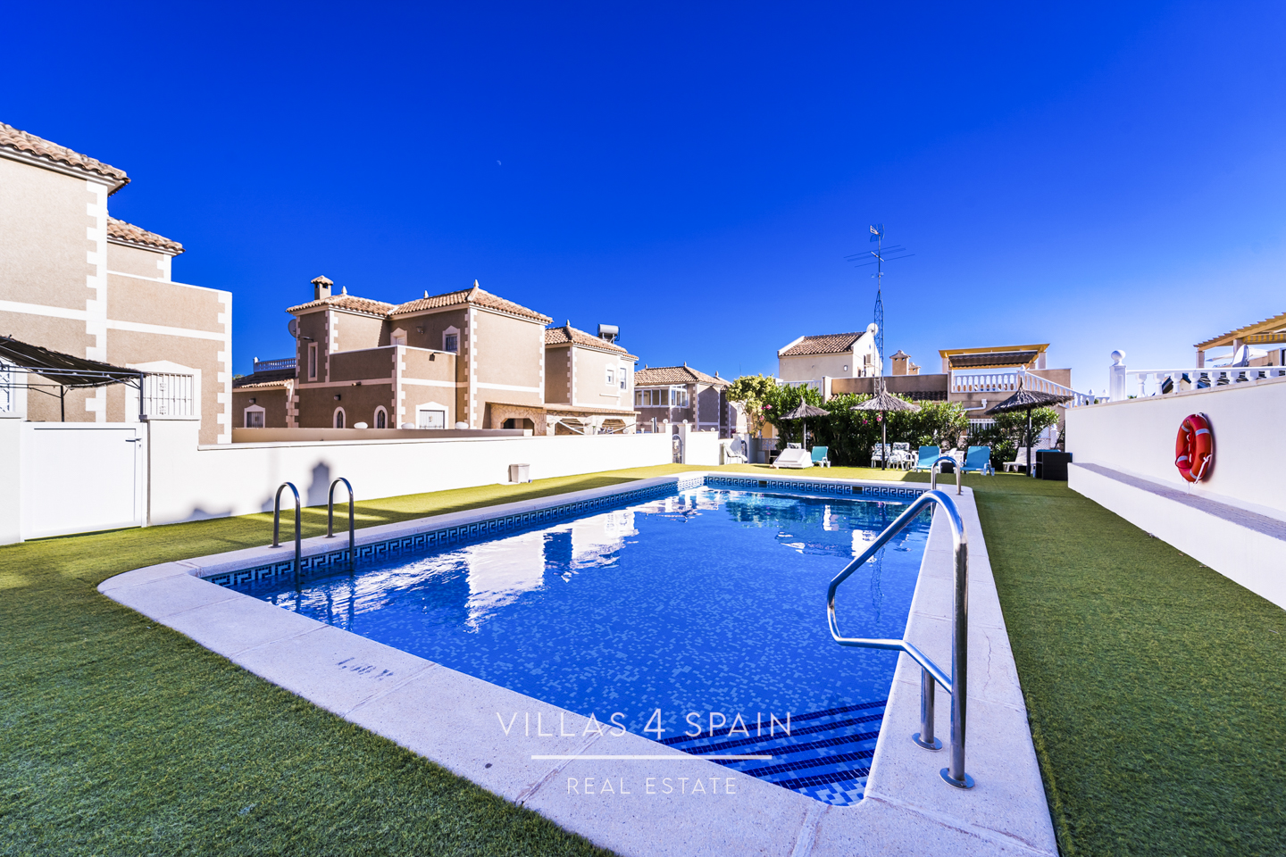 Resale - 2 bed apartment with roof terrace in El Galan, Villamartin - calle el pedrero - Alicante Resale - 2 bed apartment with roof terrace in El Galan, Villamartin - calle el pedrero - Alicante
