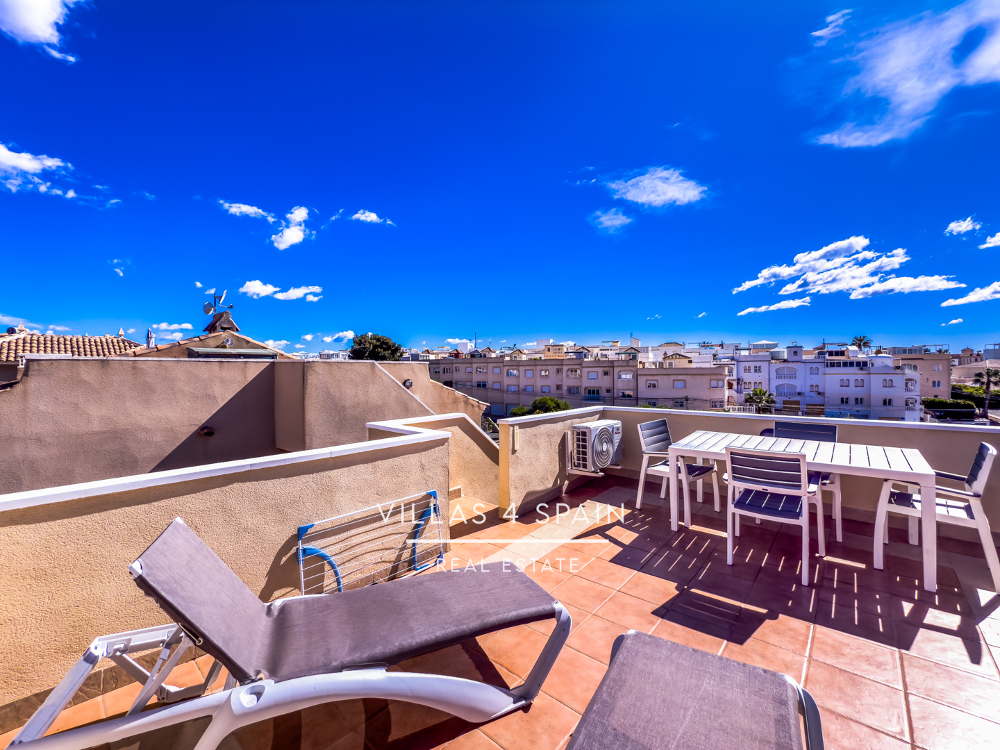 Resale - 2 bed apartment with roof terrace in El Galan, Villamartin - calle el pedrero - Alicante Resale - 2 bed apartment with roof terrace in El Galan, Villamartin - calle el pedrero - Alicante