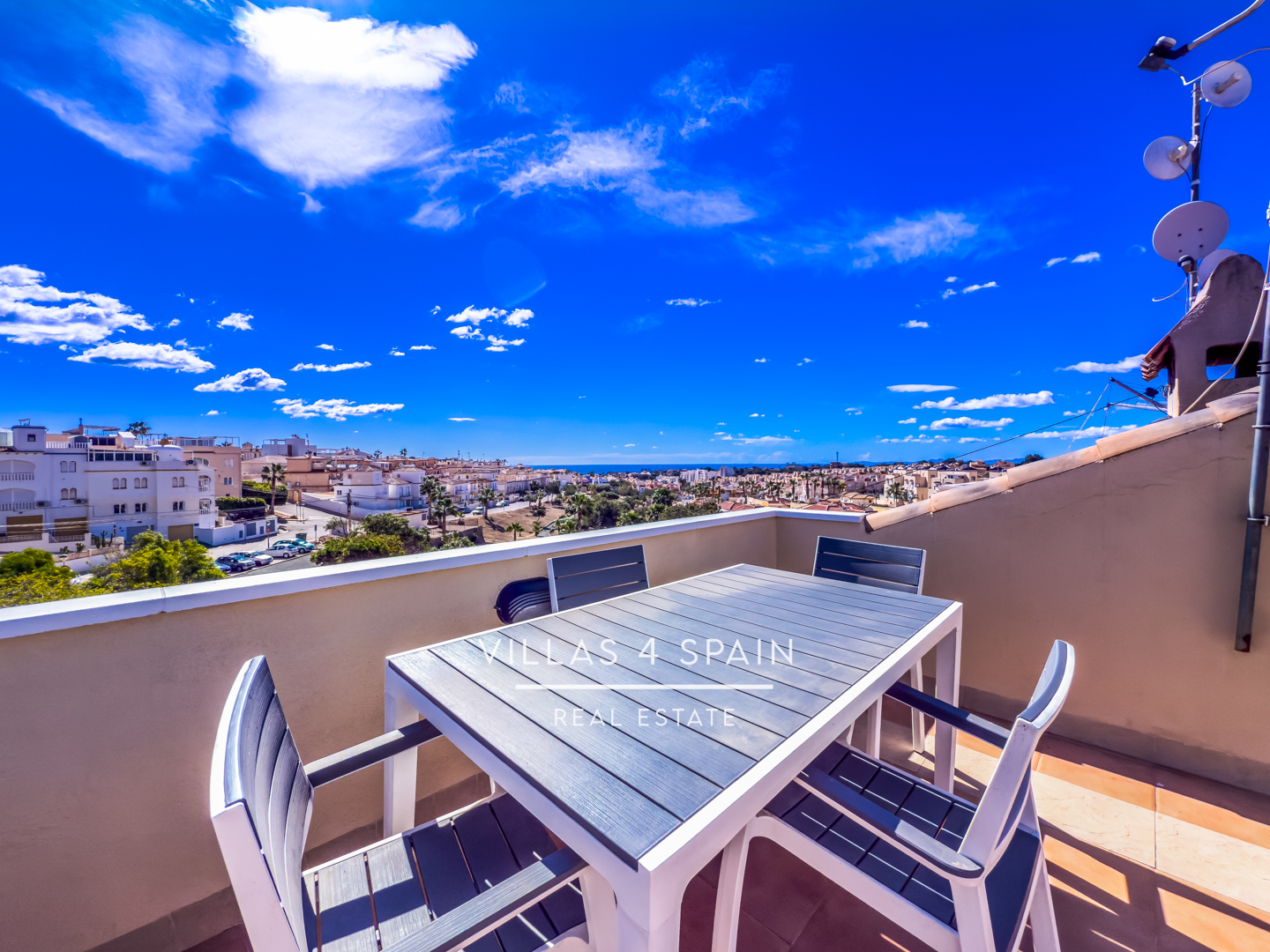 Resale - 2 bed apartment with roof terrace in El Galan, Villamartin - calle el pedrero - Alicante Resale - 2 bed apartment with roof terrace in El Galan, Villamartin - calle el pedrero - Alicante