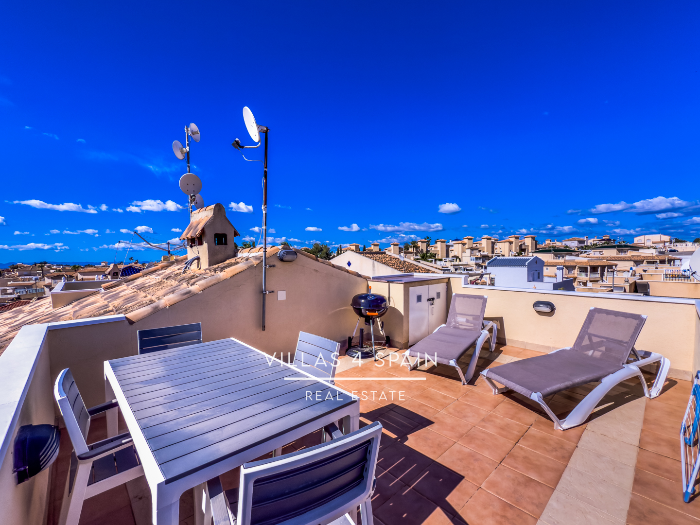 Resale - 2 bed apartment with roof terrace in El Galan, Villamartin - calle el pedrero - Alicante Resale - 2 bed apartment with roof terrace in El Galan, Villamartin - calle el pedrero - Alicante