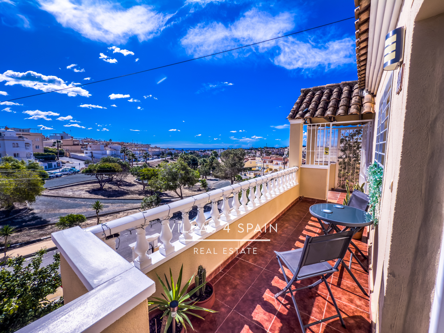 Resale - 2 bed apartment with roof terrace in El Galan, Villamartin - calle el pedrero - Alicante Resale - 2 bed apartment with roof terrace in El Galan, Villamartin - calle el pedrero - Alicante