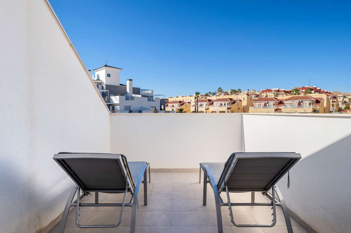 Resale - 3 Bedroom 2 Bathroom Apartment in Villamartín - - Alicante Resale - 3 Bedroom 2 Bathroom Apartment in Villamartín - - Alicante