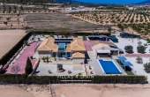C4S2853, 5 Bed 5 Bath Country Villa with Stables and 33.500m2 plot