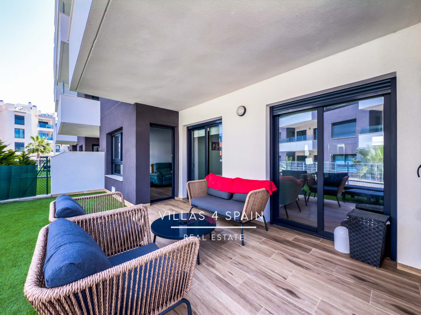 Resale - 2 Bed 2 Bath Groundfloor Apartment with front garden in Villamartin - C. Gigantes y Cabezudos - Alicante Resale - 2 Bed 2 Bath Groundfloor Apartment with front garden in Villamartin - C. Gigantes y Cabezudos - Alicante