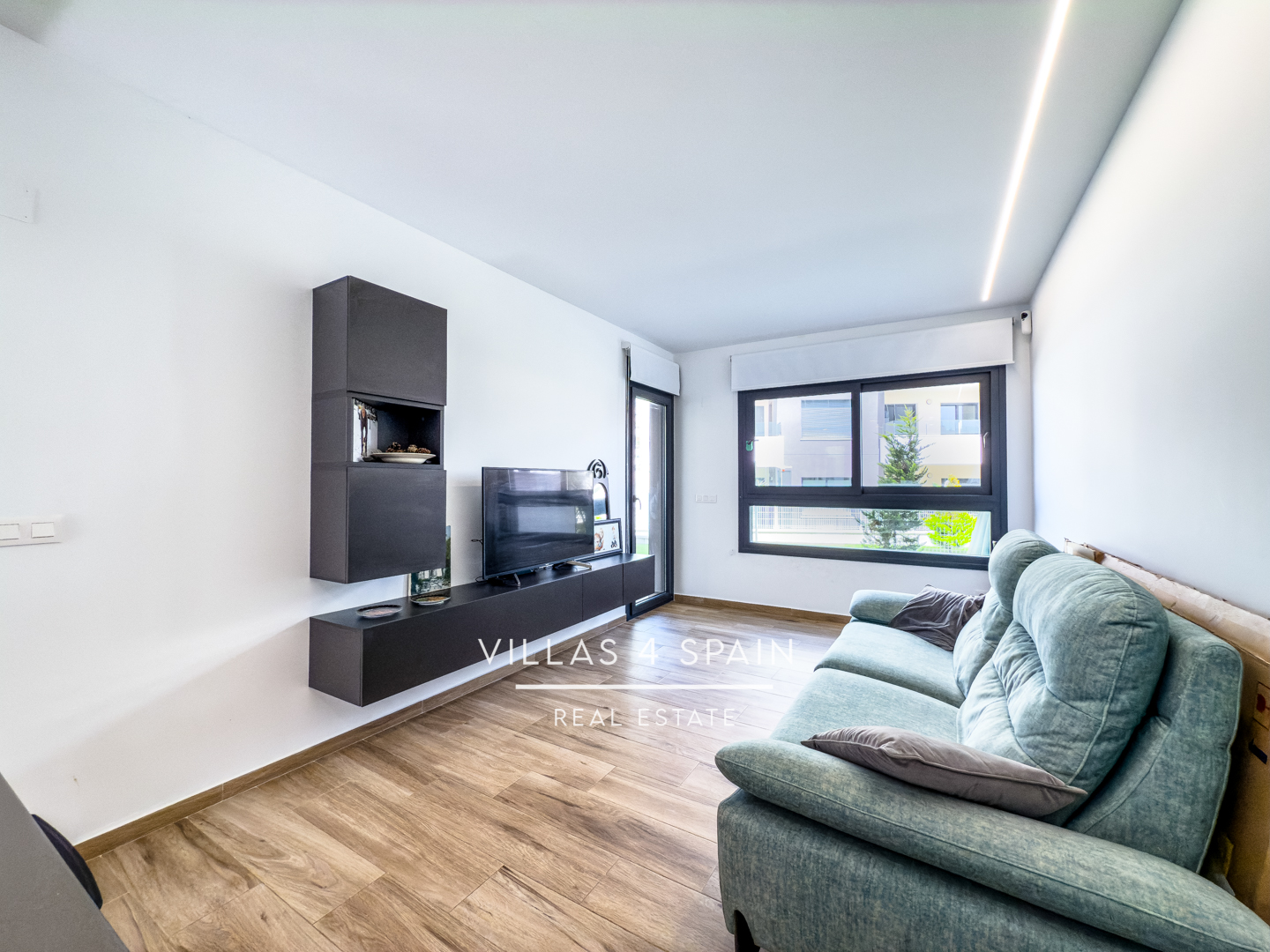 Resale - 2 Bed 2 Bath Groundfloor Apartment with front garden in Villamartin - C. Gigantes y Cabezudos - Alicante Resale - 2 Bed 2 Bath Groundfloor Apartment with front garden in Villamartin - C. Gigantes y Cabezudos - Alicante