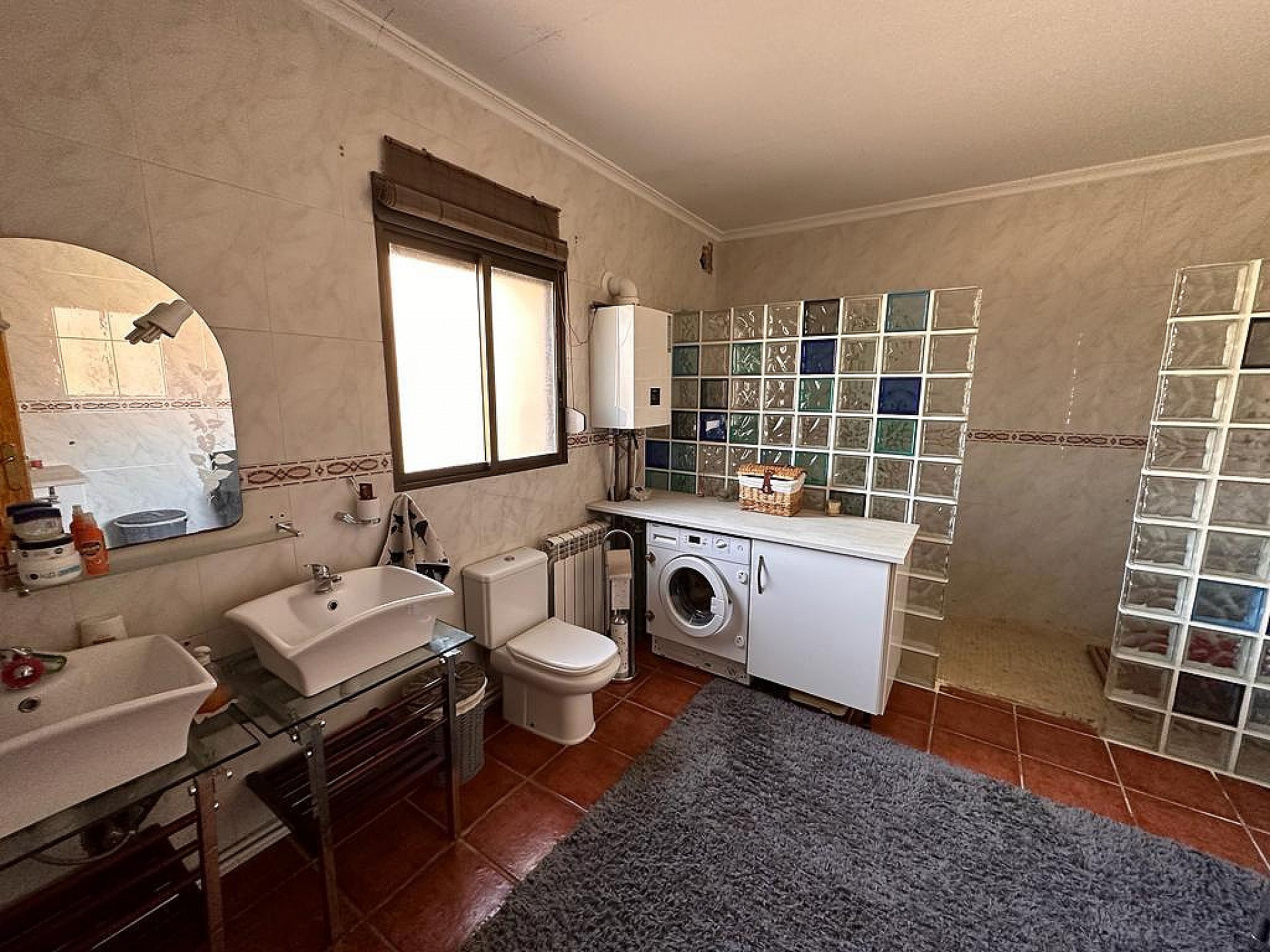 Resale - 3 Bedroom 1 Bathroom Commercial in Pinoso - - Alicante Resale - 3 Bedroom 1 Bathroom Commercial in Pinoso - - Alicante