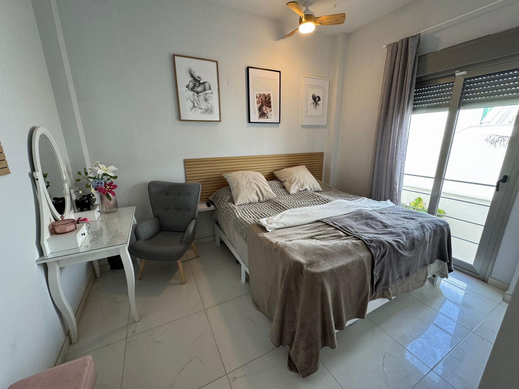 Resale - 5 Bedroom 4 Bathroom Chalet in Orihuela Costa - Villamartin - Alicante Resale - 5 Bedroom 4 Bathroom Chalet in Orihuela Costa - Villamartin - Alicante