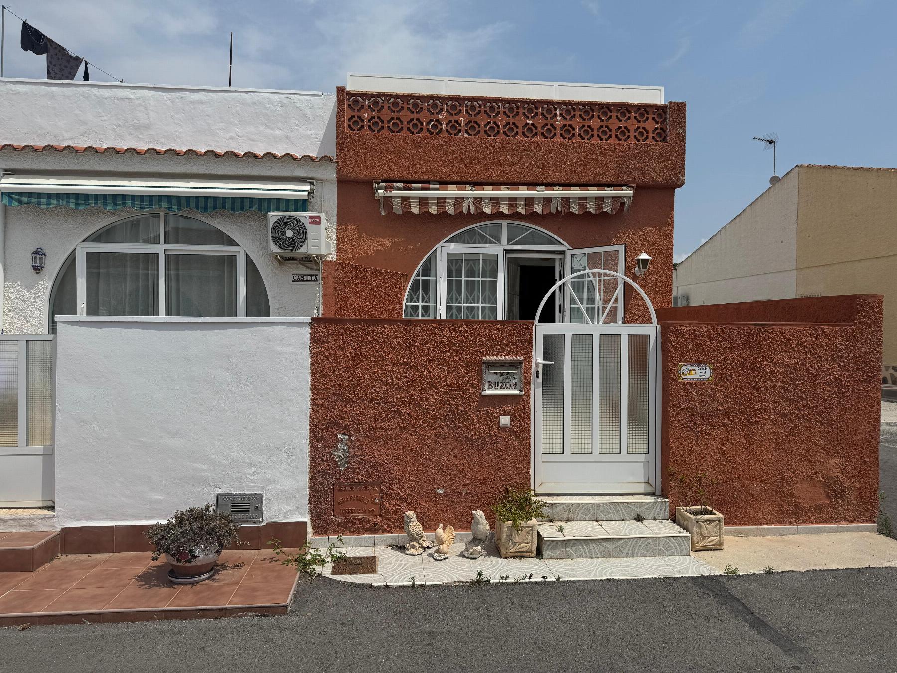 Resale - 2 Bedroom 2 Bathroom Chalet in Torrevieja - URB SAN LUIS - Alicante Resale - 2 Bedroom 2 Bathroom Chalet in Torrevieja - URB SAN LUIS - Alicante